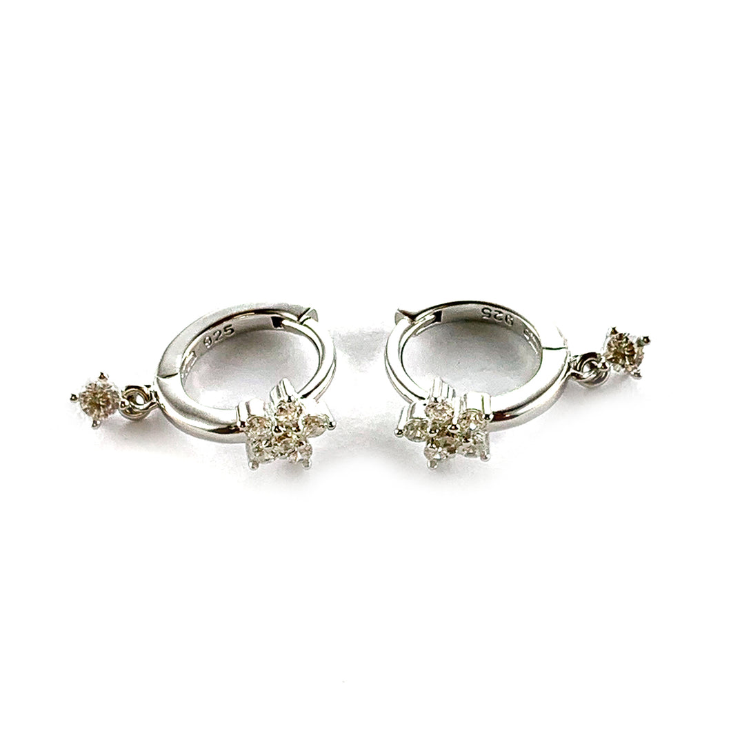 Flower pattern CZ silver circle earring