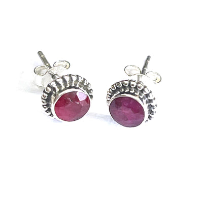 Circle silver studs earring with red stone