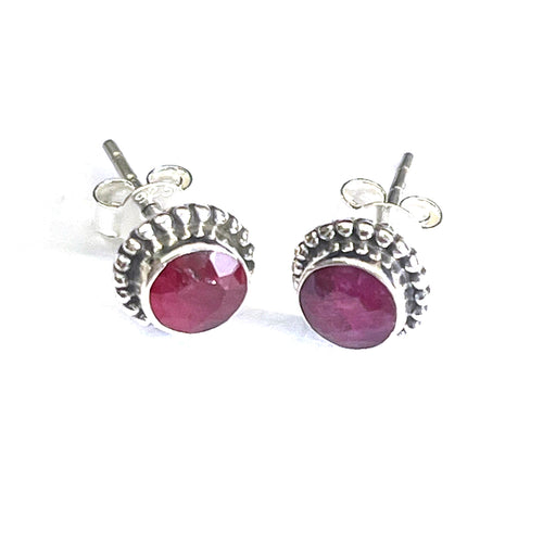 Circle silver studs earring with red stone