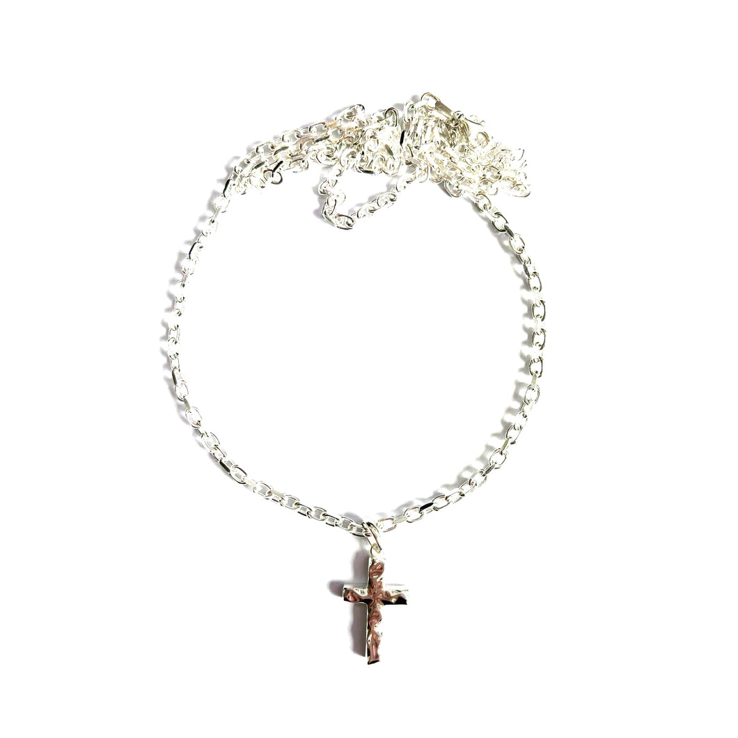 Cross silver necklace with hummer pattern