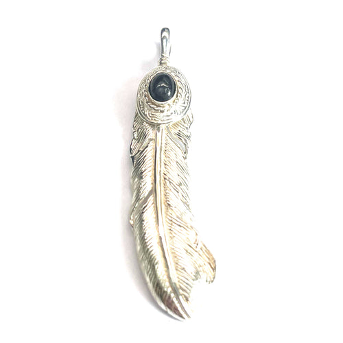 Feather silver pendant with Sapphire