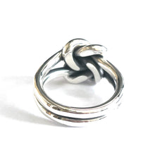 New knot silver ring