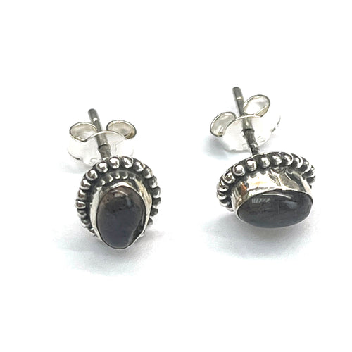 Oval silver studs earring with black stone