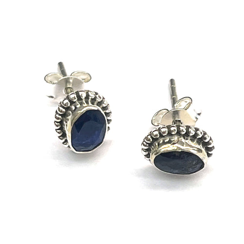 Oval silver studs earring with blue stone