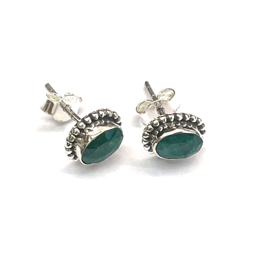 Oval silver studs earring with green stone