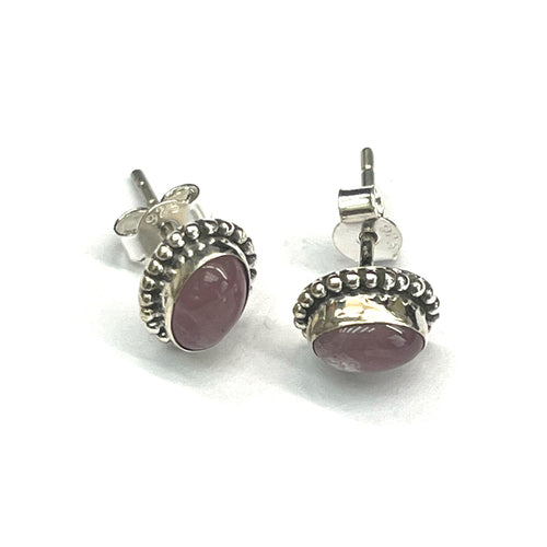 Oval silver studs earring with red onyx