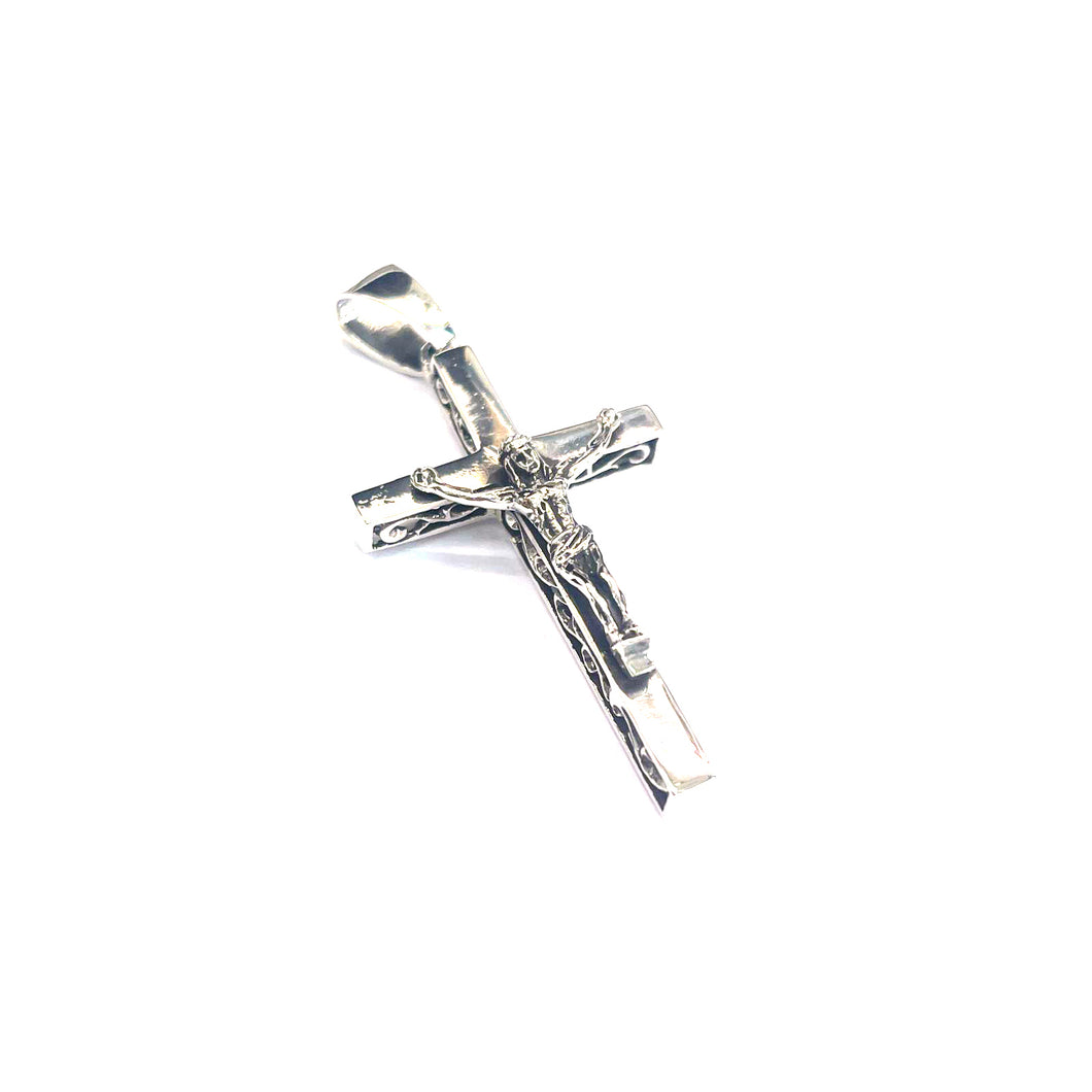 Plain cross with jesus silver pendant