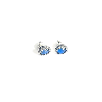 Silver studs earring with round blue stone