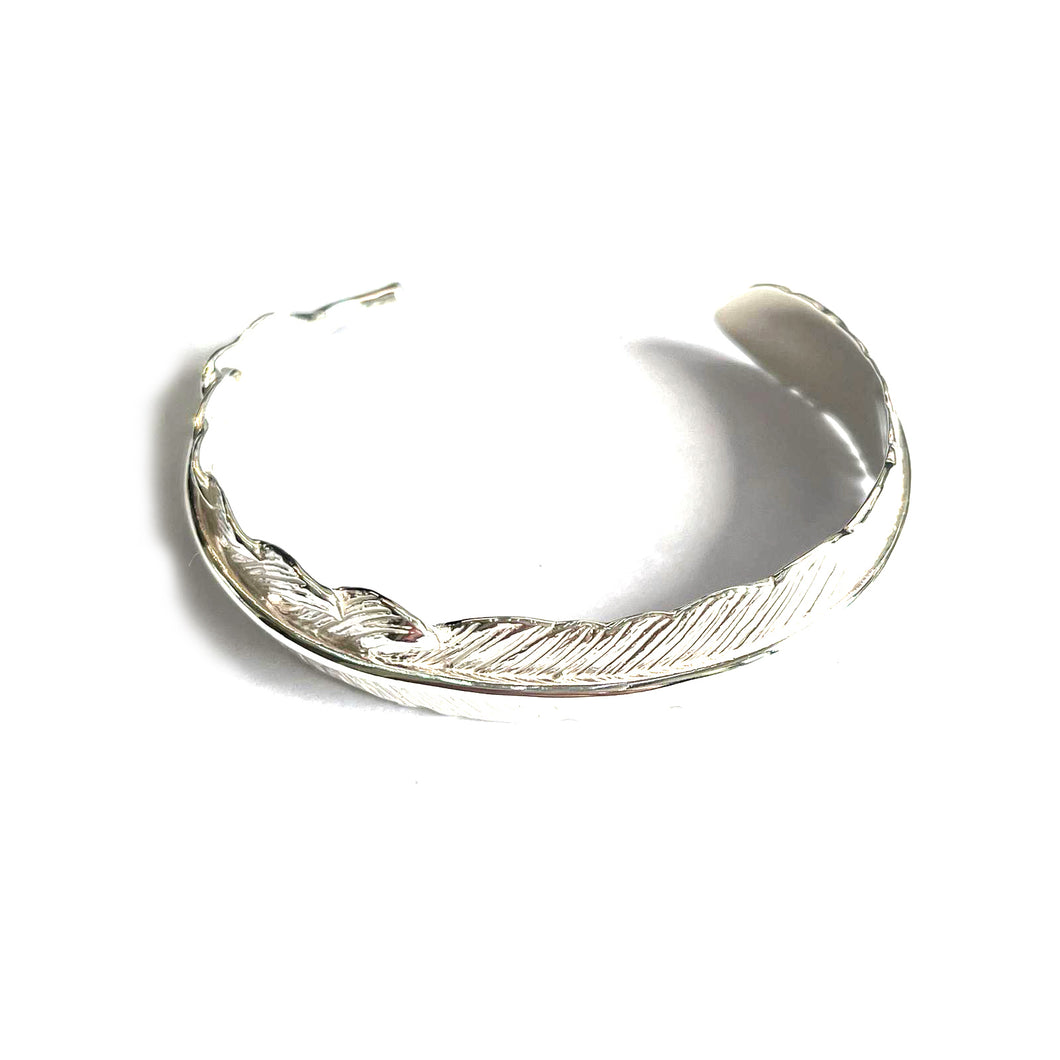 Stalish feather silver bangle