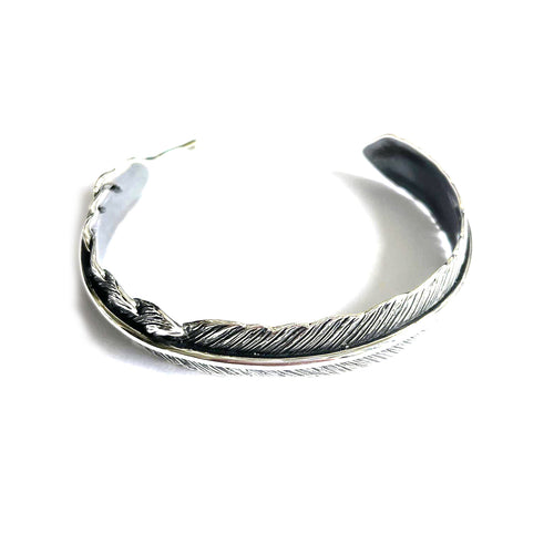 Stalish feather silver bangle with oxidized