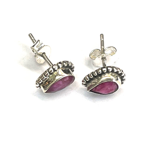 Tear drop silver studs earring with red stone
