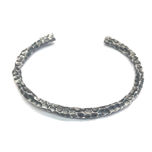 Twist & hummer silver bangle with oxidize