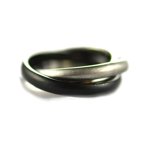 3 circle stainless steel ring with ice cut & black plating