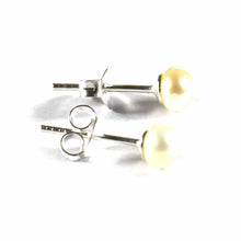 4mm pearl silver earring