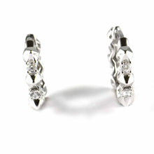 8mm circle silver earring with rivet & white CZ