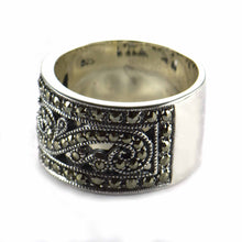 Barrel type silver ring with lace pattern & marcasite