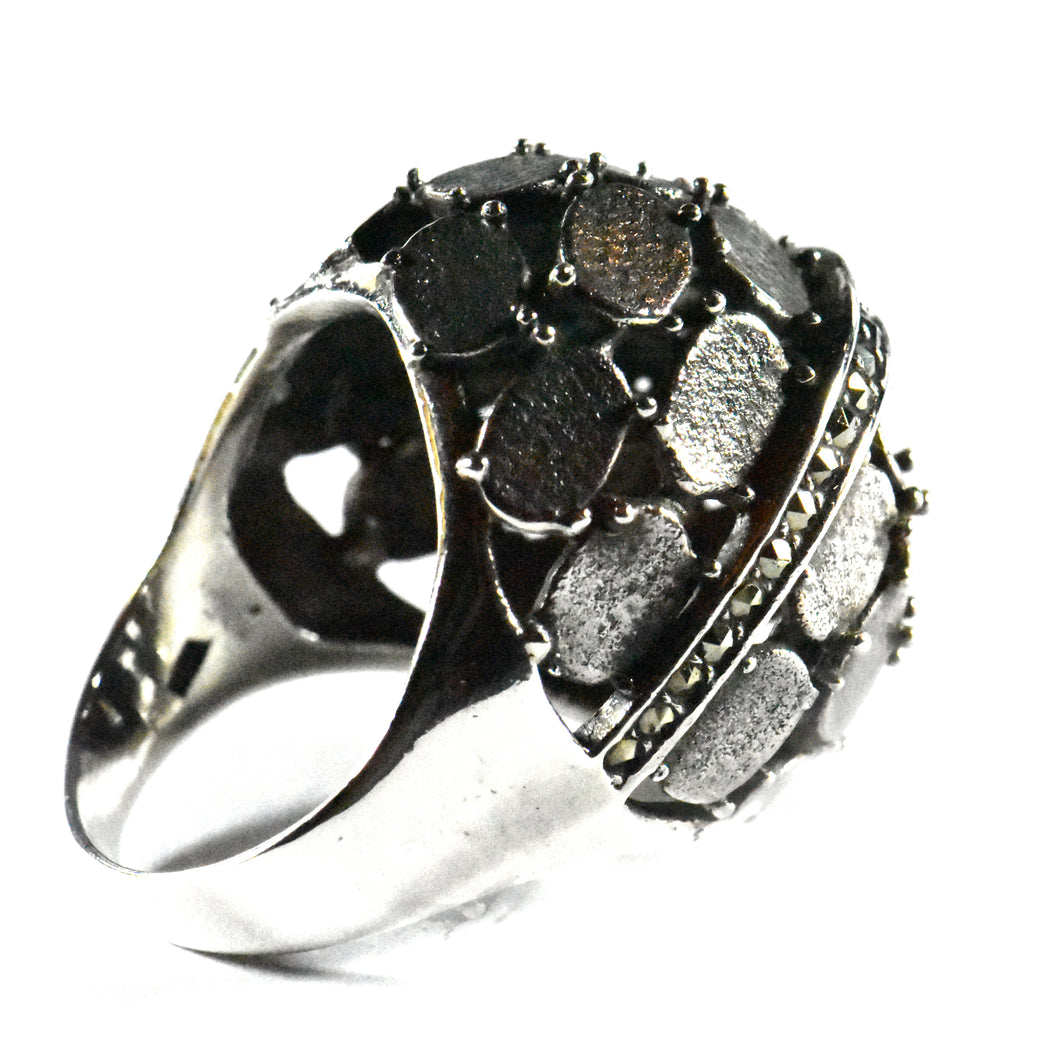 Big ball silver ring with marcasite