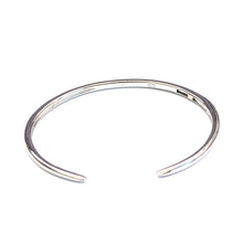 Can open silver bangle