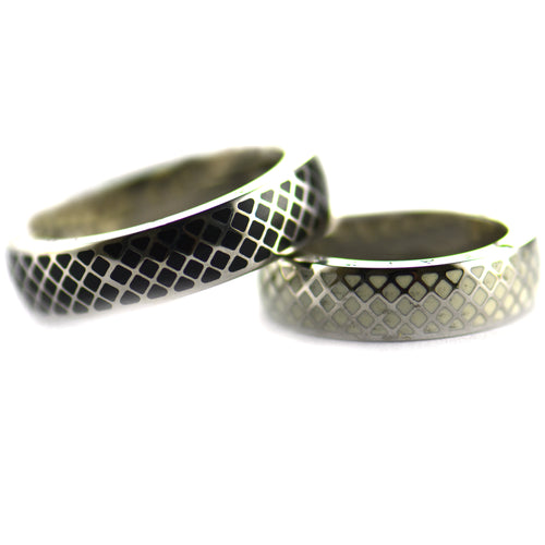 Checkered stainless steel couple with white & black painting