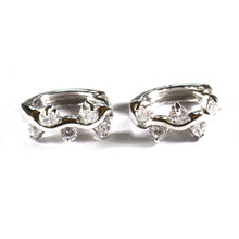 Circle silver earring with grass pattern & white CZ