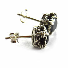Claw silver studs earring with black CZ