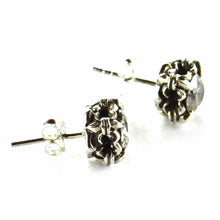 Claw silver studs earring with white CZ