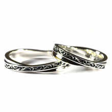Cross silver couple ring with Aquarelle pattern