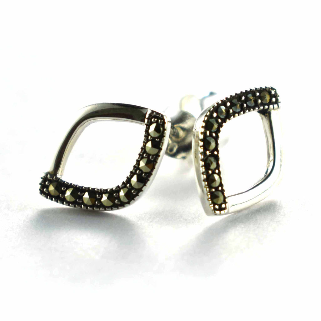 Diamond shape silver earring with marcasite