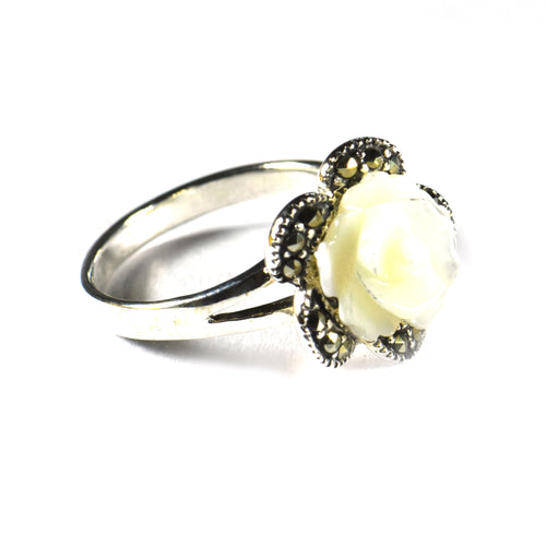Flower silver ring with mother of pearl & marcasite