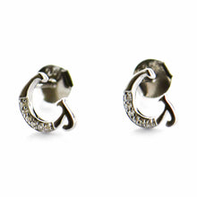 G silver earring with CZ