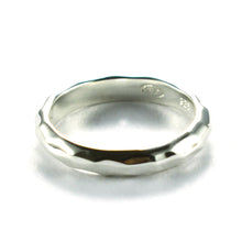 Narrow hummer pattern silver couple ring