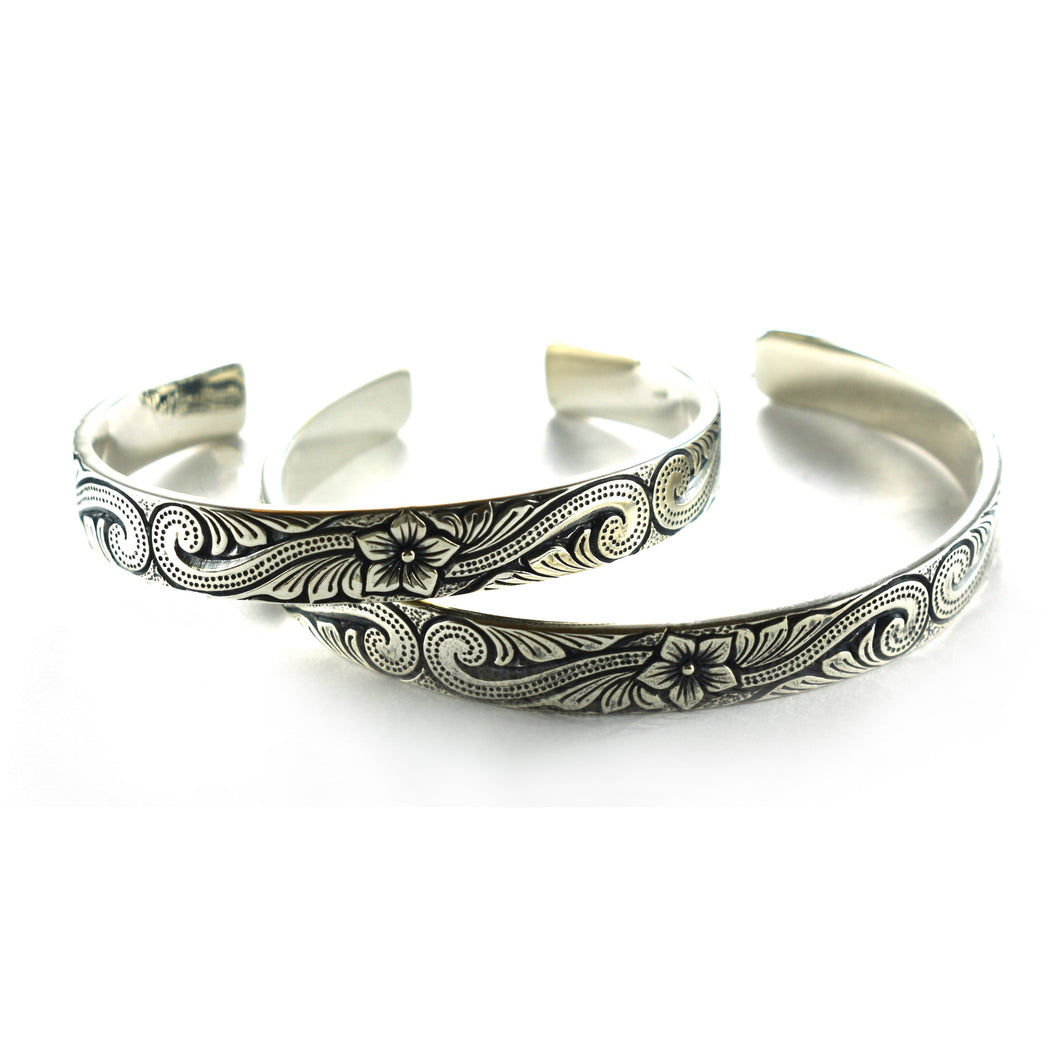 Hawaii pattern silver couple bangle with silver oxidize