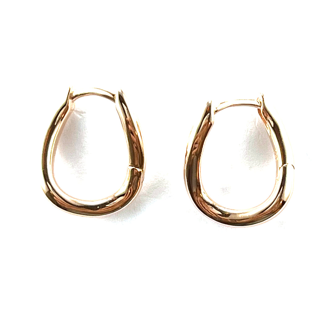 Horseshoes style silver circle earring with pink gold plating