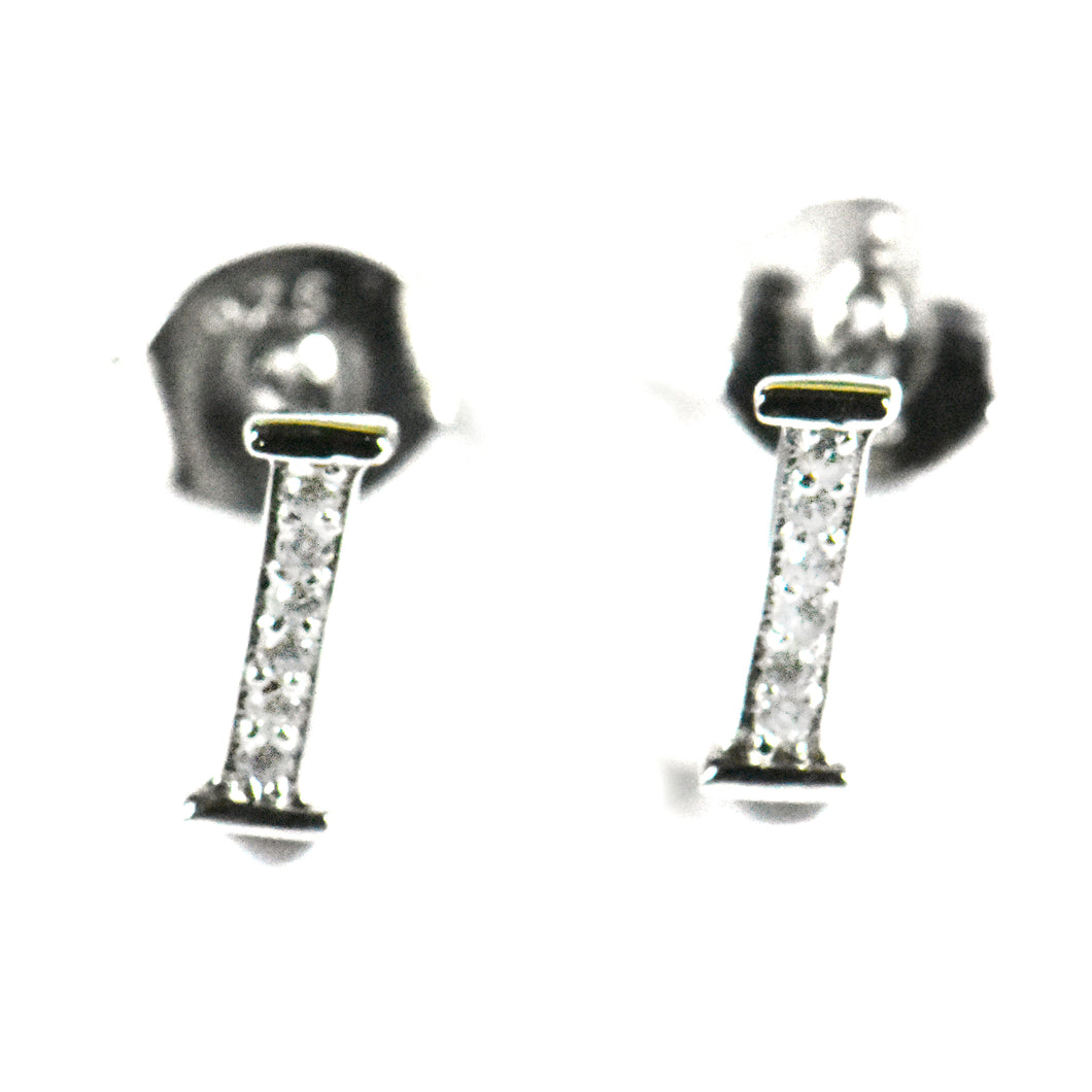 I silver earring with CZ