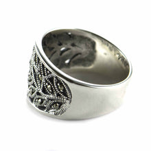 Leave & lace pattern silver ring with marcasite