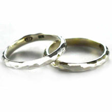 Narrow hummer pattern silver couple ring