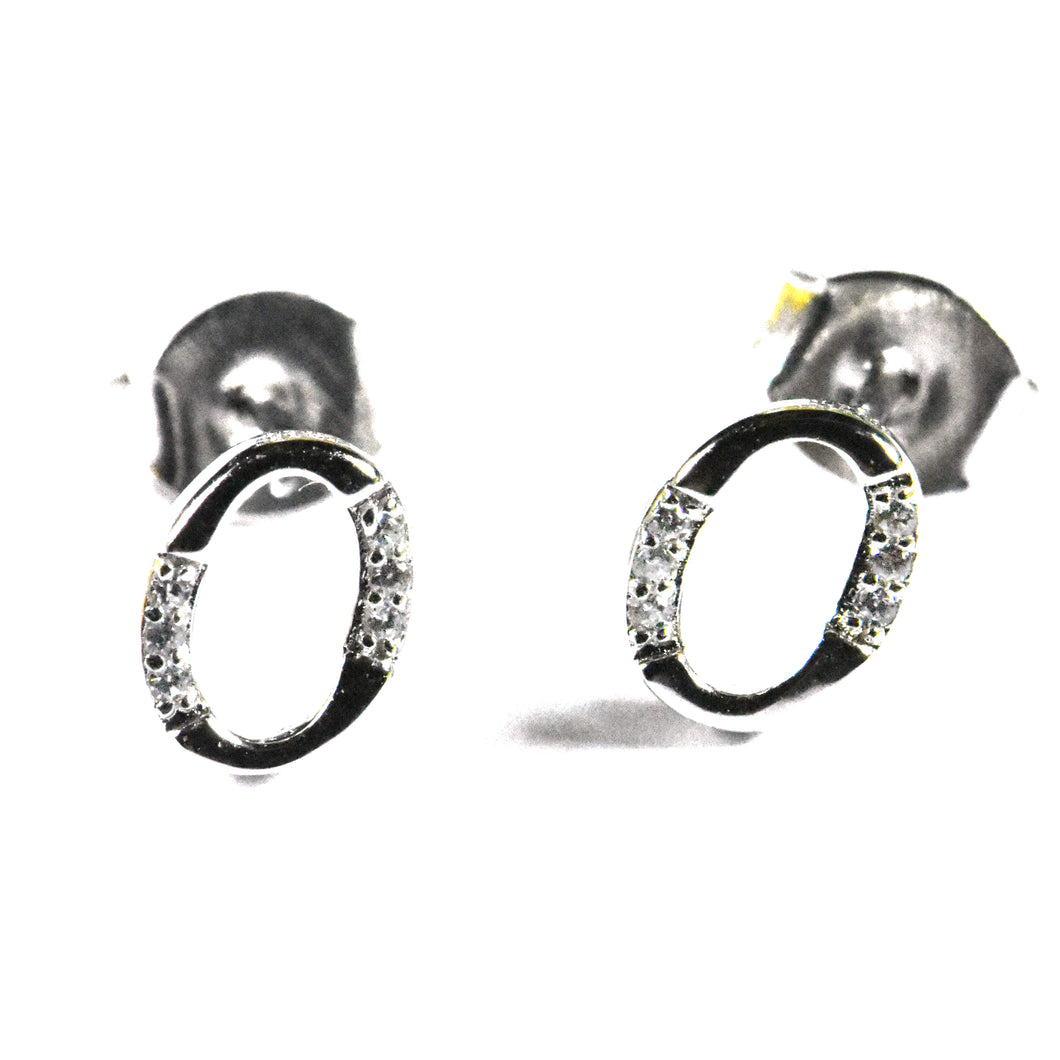 O silver earring with CZ