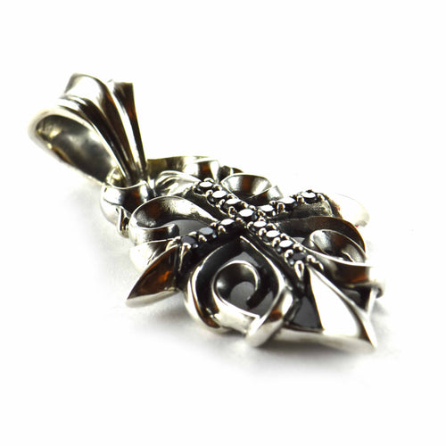 Oval silver pendant with cross pattern & black CZ