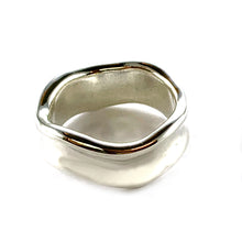 Plain & Simplicity silver couple ring