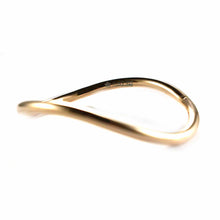 Plain & Wave silver bangle with pink gold plating