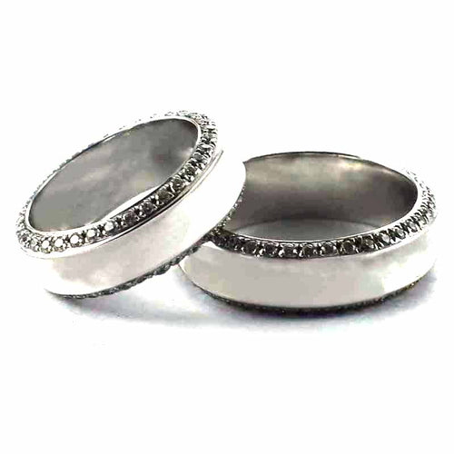 Plain silver couple ring with round of cubic zirconia