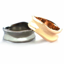 Plain & simplicity silver couple ring with black rhodium & pink gold plating