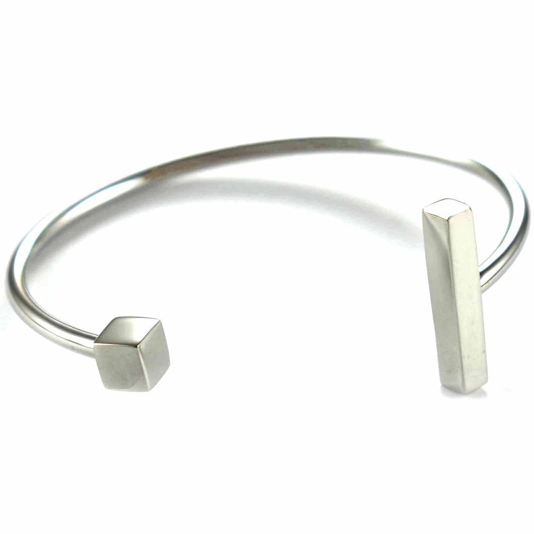 Stainless steel bangle with square & rectangle pattern