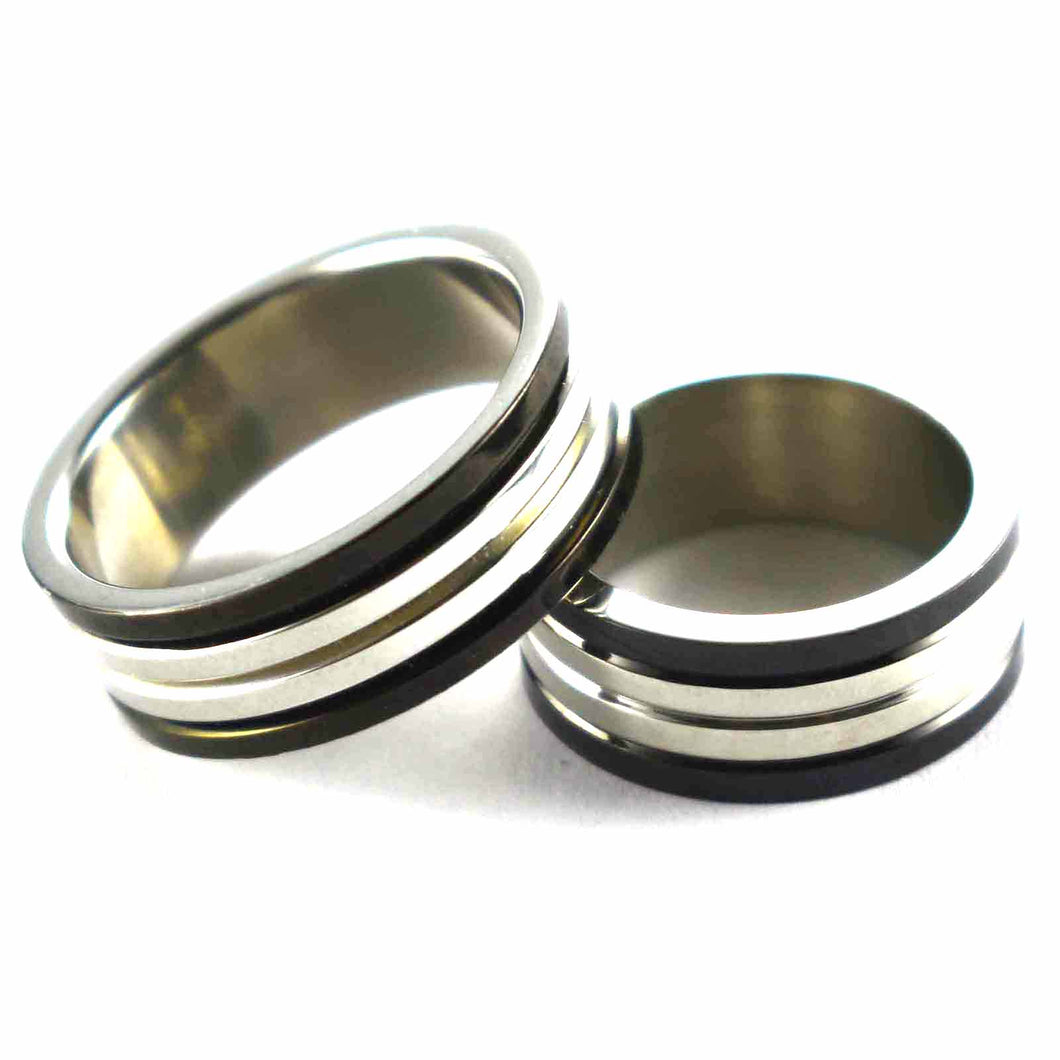 Stainless steel couple ring with line pattern & black plating