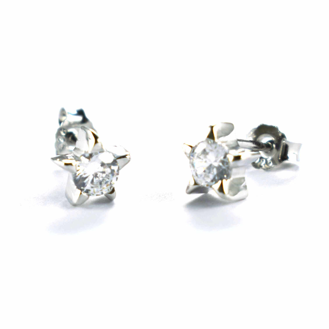 Stud silver earring with star pattern & white CZ