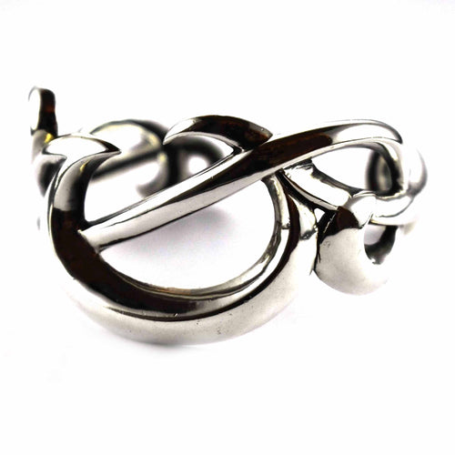 Stylish plain silver bangle