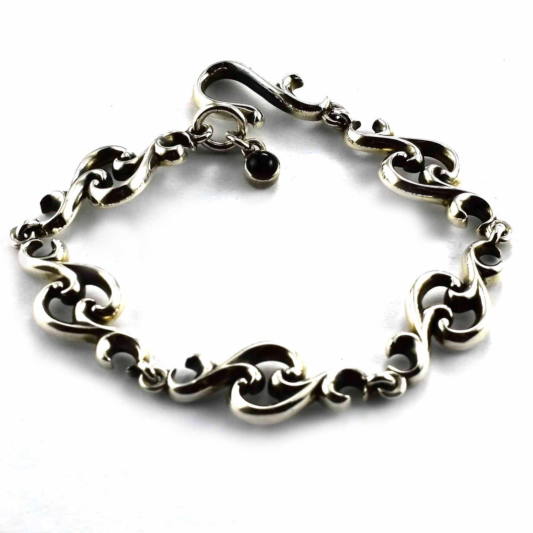 Thorns pattern with onyx stone silver bracelet