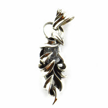 Thorns silver pendant with white CZ