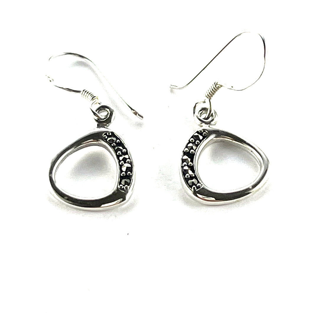 Triangle hook silver earring with marcasite