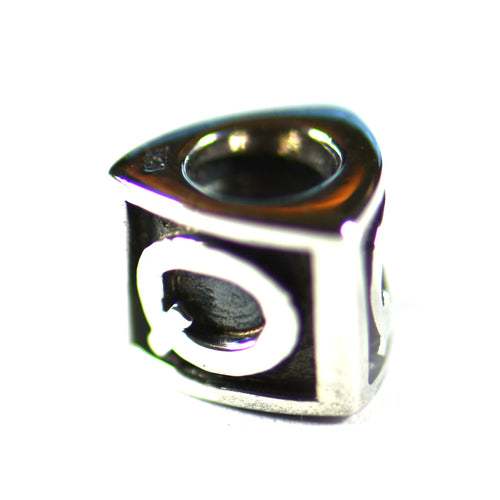 Triangle silver charms Q